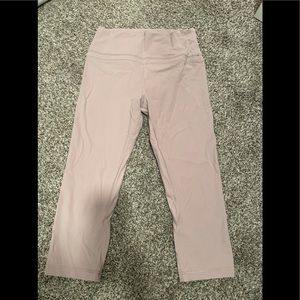 High waisted Lilac Capri leggings